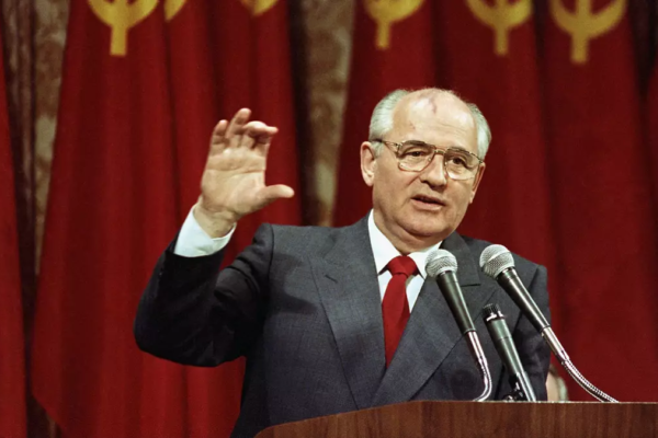 “Il mio incontro con Gorbaciov: da Craxi e Andreotti all’amicizia con Berlinguer. La sua perestroika sfruttata dall’Occidente”, intervista a Gianni Cervetti “Il mio incontro con Gorbaciov: da Craxi e Andreotti all’amicizia con Berlinguer. La sua perestroika sfruttata dall’Occidente”, intervista a Gianni Cervetti