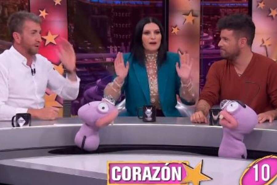 Lasciate in pace Laura Pausini: sia libera di non cantare “Bella ciao”