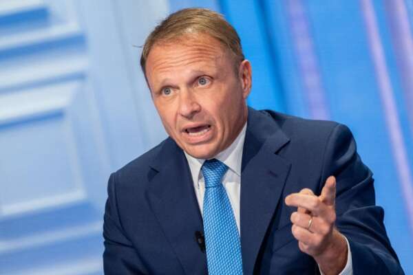 Lollobrigida: “Così vogliamo rivedere la Costituzione, la sovranità Ue va rivista” Lollobrigida: “Così vogliamo rivedere la Costituzione, la sovranità Ue va rivista”