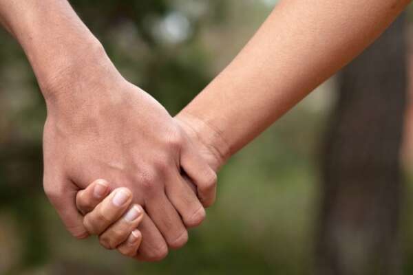 mano nella mano mano nella mano