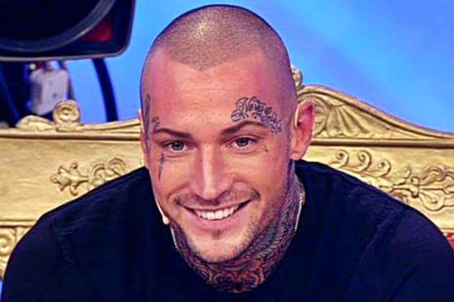 Addio a Manuel Achille Vallicella, morto l’ex tronista di Uomini e Donne: “Sei dalla tua amata mamma”