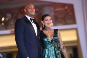 Marcell Jacobs, il matrimonio con Nicole e il padre assente: “Mi ha bidonato, non l’ho sentito” Marcell Jacobs, il matrimonio con Nicole e il padre assente: “Mi ha bidonato, non l’ho sentito”