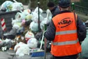 Concorso Asia a Napoli, per i 500 posti da netturbino oltre 26mila candidati e tanti laureati: “Città non offre sbocchi diversi”