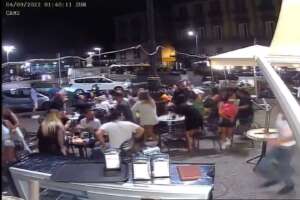 Far west in piazza Trieste e Trento, i commercianti: “L’esercito? Sta sotto la finestra del Prefetto”