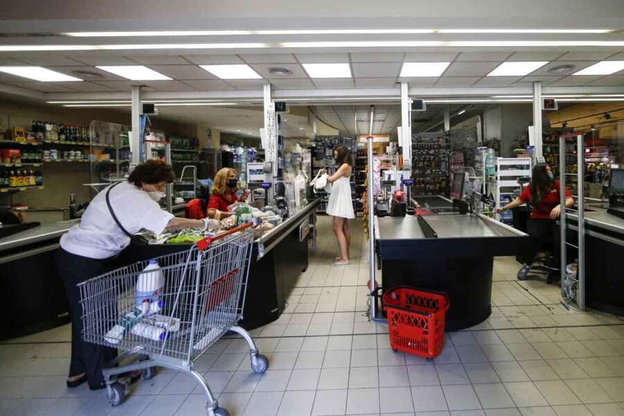 Quali sono i supermercati più convenienti: dove risparmiare fino a 3mila euro secondo Altroconsumo