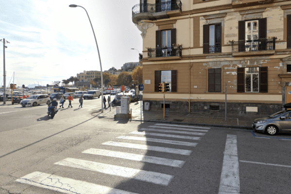 Travolto e ucciso mentre porta a spasso il cane, Giuseppe muore sul lungomare di Napoli