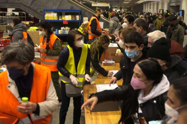 Le conseguenze della guerra, l’impegno dei volontari Le conseguenze della guerra, l’impegno dei volontari