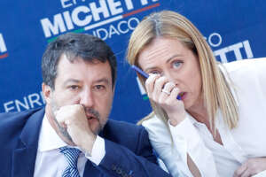 Crisi tra Meloni e Berlusconi, ne approfitta Salvini: un fedelissimo e il pieno di ministeri