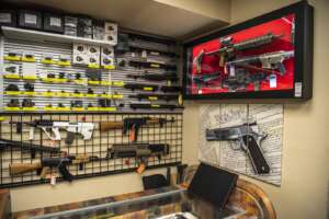 Quanto costano le armi agli americani: ogni anno in fumo 557 miliardi di dollari