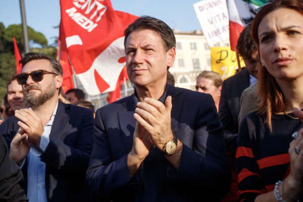 Conte abbraccia la Cgil ma non ricorda che i 5 Stelle erano nati per distruggere i sindacati…
