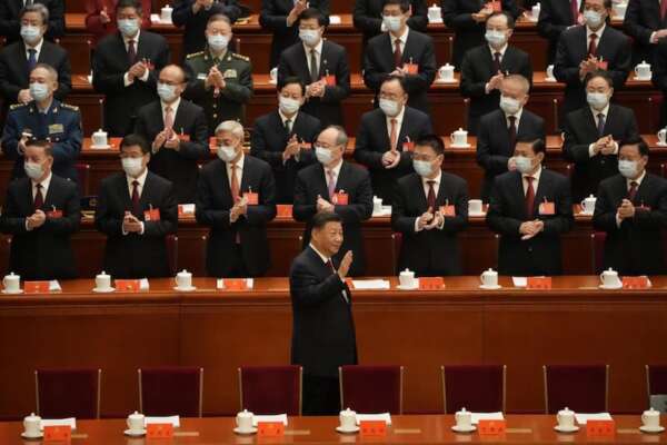 Xi Jinping punta alla riunificazione di Taiwan con la Cina: “Non prometteremo mai di rinunciare all’uso della forza”
