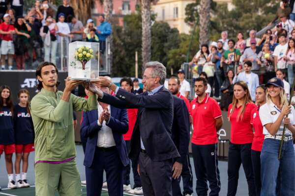 ATP Tennis Napoli Cup, vince Musetti: suo il derby azzurro con Berrettini ATP Tennis Napoli Cup, vince Musetti: suo il derby azzurro con Berrettini