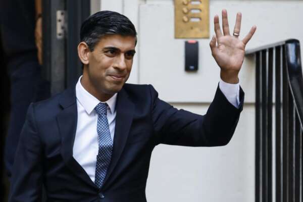 Rishi Sunak, chi è il nuovo premier britannico che dovrà far dimenticare la disastrosa Truss