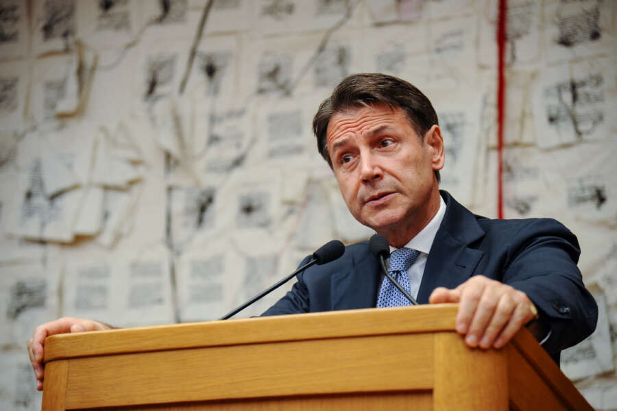 Conte gioisce degli errori di Liz Truss, ma lui i soldi ai ricchi li ha regalati