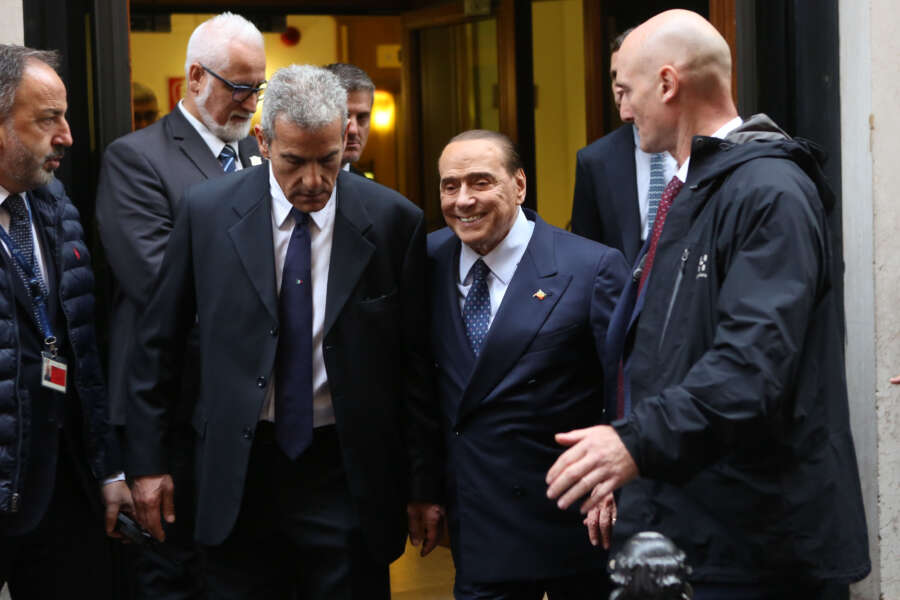 Chi ha fatto gli audio di Berlusconi e con quale obiettivo: per aiutarlo o metterlo fuorigioco?