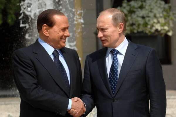 Cosa accadde con la commissione Mitrokhin: quando ruppi con Berlusconi per l’amicizia con Putin
