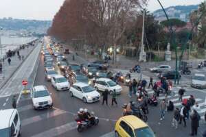 Trasporto pubblico? No grazie, a Napoli meglio in auto