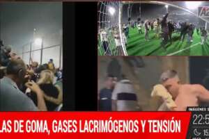 Notte nera allo stadio, Gimnasia-Boca Juniors finisce in tragedia: un morto dopo gli scontri tra tifosi e polizia
