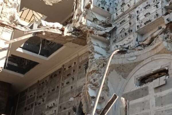 Al cimitero di Poggioreale si muore due volte: Comune e magistratura incapaci di trovare soluzioni