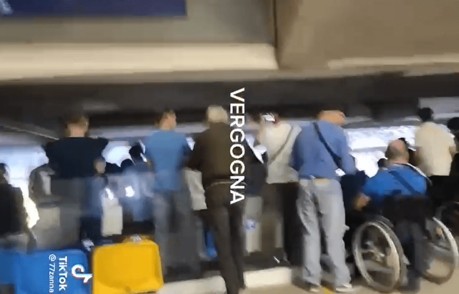 Ai disabili negato lo show del Napoli, allo stadio la partita visto nello spiazzale: “Vi state divertendo?”