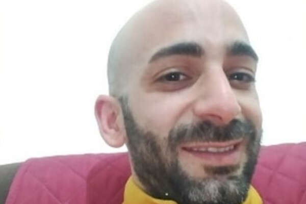 Barista massacrato a coltellate, Mario si era rifiutato di dare da bere a un cliente: fermato 20enne