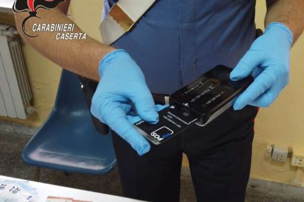 Pos e cocaina, l’evoluzione dei pusher: ai clienti consentito di pagare con carte e bancomat