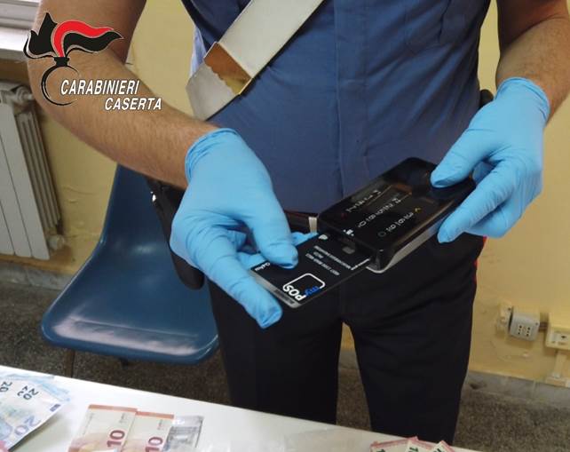 Pos e cocaina, l’evoluzione dei pusher: ai clienti consentito di pagare con carte e bancomat