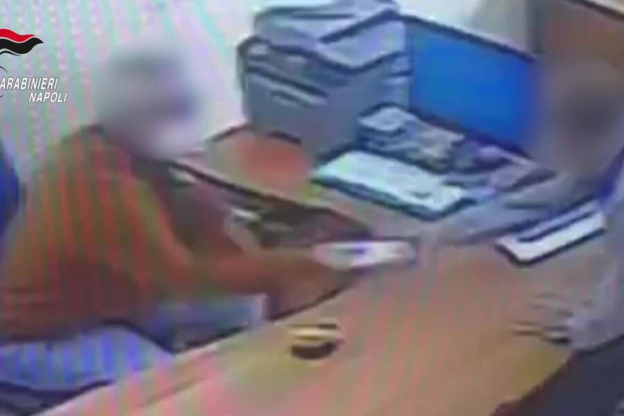 Sesso e mazzette per appalti e permessi a costruire, 13 indagati nell’inchiesta-terremoto a Scisciano