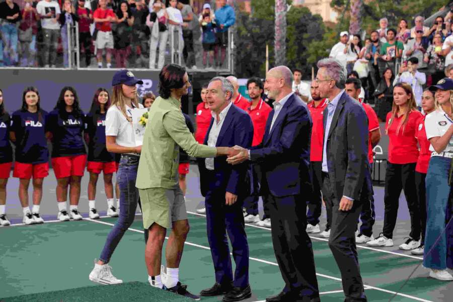 Il doppio fallo di Binaghi su Napoli e i napoletani: “Hanno entusiasmo e passione che travalica le loro possibilità”