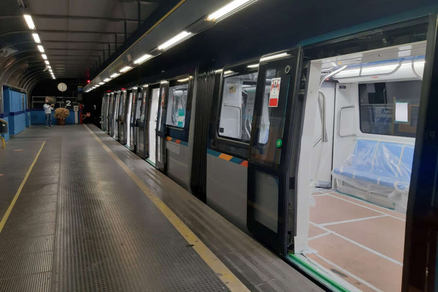 A Napoli festa per il nuovo treno, speriamo che metro funzioni davvero…
