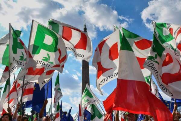 Il PD scacci via gli avvoltoi, senza i dem non esiste la sinistra