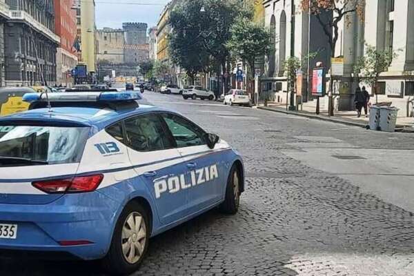 Muore per un malore dopo il furto, presa la coppia di giovani ladri: lo avevano ‘aiutato’ a cambiare una ruota