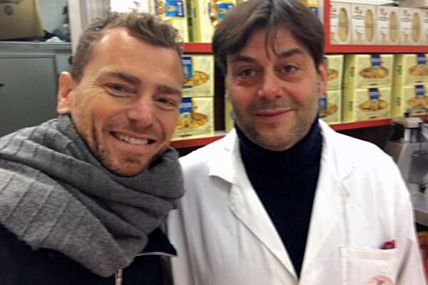 Perché a Napoli i cittadini denunciano meno che nelle altre città: la storia del salumiere Scarciello