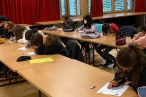 In Svizzera bloccati i corsi di Lingua e Cultura italiana, professori da otto mesi senza stipendio: “Scandaloso” In Svizzera bloccati i corsi di Lingua e Cultura italiana, professori da otto mesi senza stipendio: “Scandaloso”