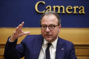 “Manovra camomilla, attenzione al cavallo di Troia Calenda: Forza Italia sarà il controcanto di Meloni”, intervista a Giorgio Mulè “Manovra camomilla, attenzione al cavallo di Troia Calenda: Forza Italia sarà il controcanto di Meloni”, intervista a Giorgio Mulè