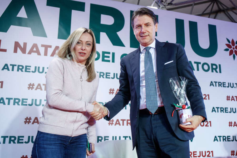 Sondaggi politici: FdI e M5S in crescita, Pd e Lega in caduta libera