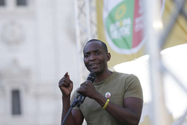 Intervista a Aboubakar Soumahoro: “Siamo nel processo di produzione e demonizzazione dei nemici che sono i profughi”