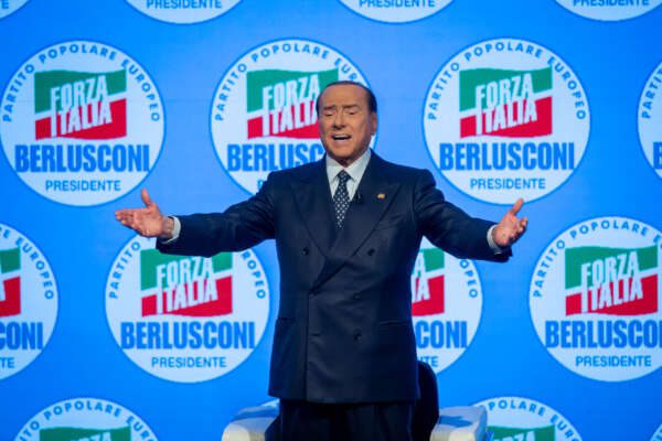 Perché il governo deve pretendere le scuse di Kiev a Berlusconi Perché il governo deve pretendere le scuse di Kiev a Berlusconi