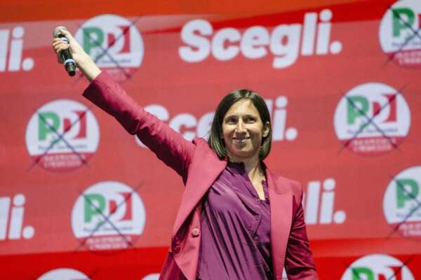 Elly Schlein scende ‘ufficiosamente’ in campo per il congresso PD: “Parteciperò, dobbiamo rimettere in discussione tutto”