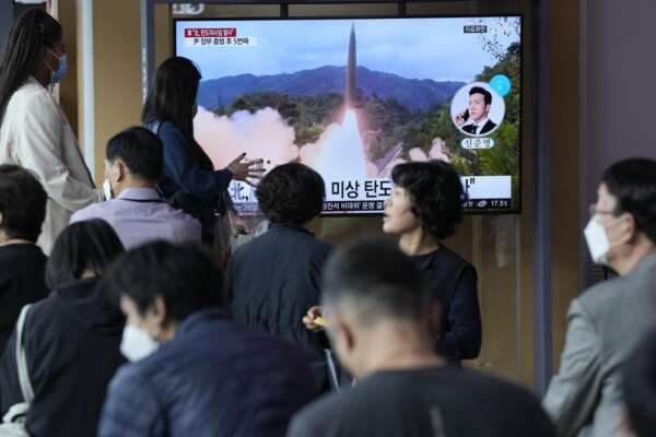 Missile intercontinentale nordcoreano nelle acque del Giappone, l’allarme di Tokyo: “Poteva raggiungere gli Stati Uniti”
