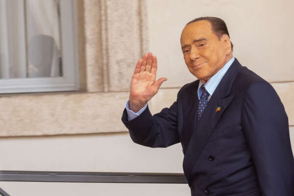 Berlusconi e le ragazze, l’infinito processo alla morale. Due giovani condannate: “Dite che che vi ha pagato”