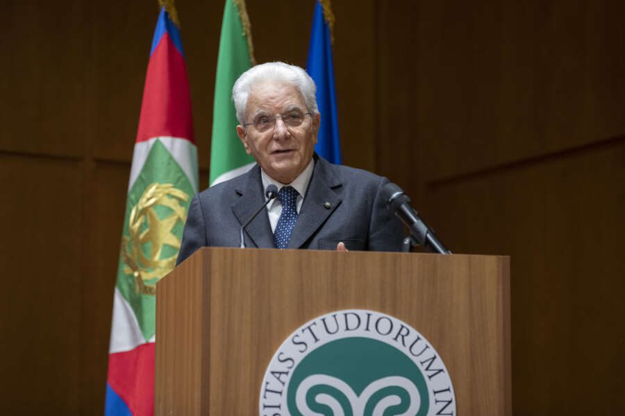 Mattarella blocca i sovranisti: “Nessuno ce la fa da solo”