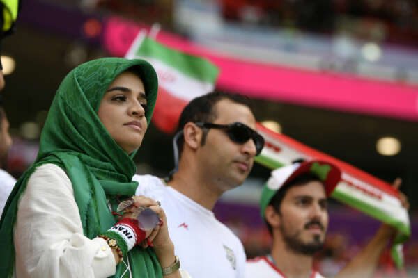Foto Fabio Ferrari/LaPresse 25 Novembre 2022 Qatar – Sport – Calcio – Qatar 2022 – Coppa del Mondo Fifa – Galles vs Iran – Gruppo B – Fase a Gironi – Ahmad Bin Ali Stadium.
Nella foto: la gioia dei tifosi iraniani

November 25, 2022 , Qatar  – sport – Soccer – Qatar 2022- Fifa World Cup – Walles v Iran – Group B – group stage  – Ahmad Bin Ali Stadium.
In the pic: the joy of Iranian fans