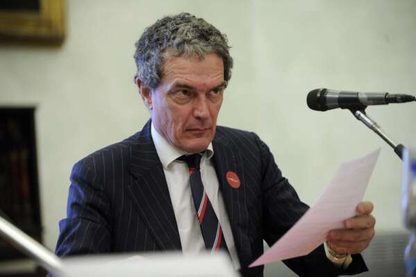 Intervista a Pietro Folena: “Serve un nuovo movimento socialista che ascolti le persone”