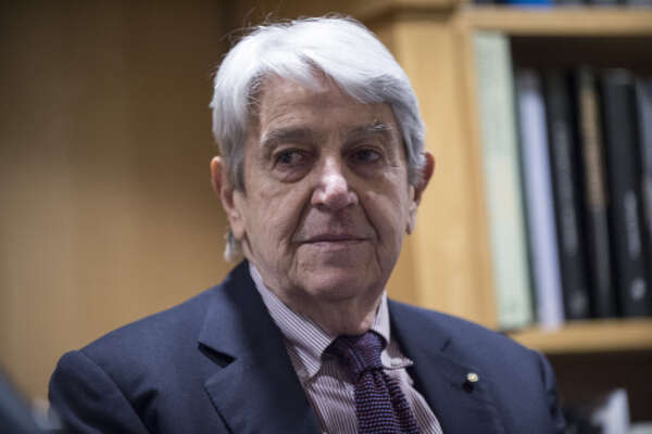 “Democratici vivi nonostante Biden, Repubblicani oltre Trump: rinasce la democrazia con le elezioni Midterm”, intervista a Massimo Teodori