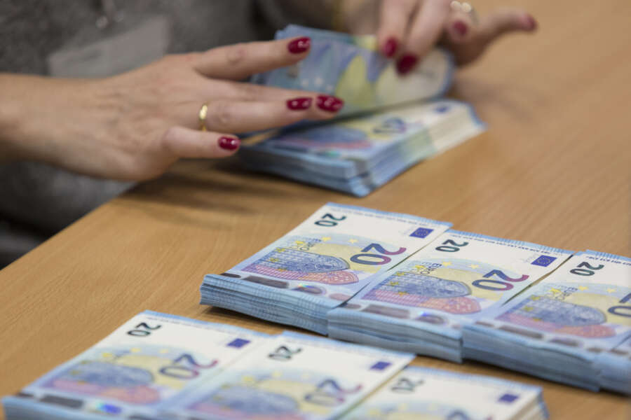 Tetto al contante, oltre le illusioni e il moralismo