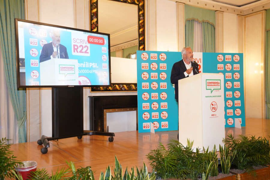 Socialisti essenziali per la democrazia, l’opposizione si rinnovi contro i reazionari