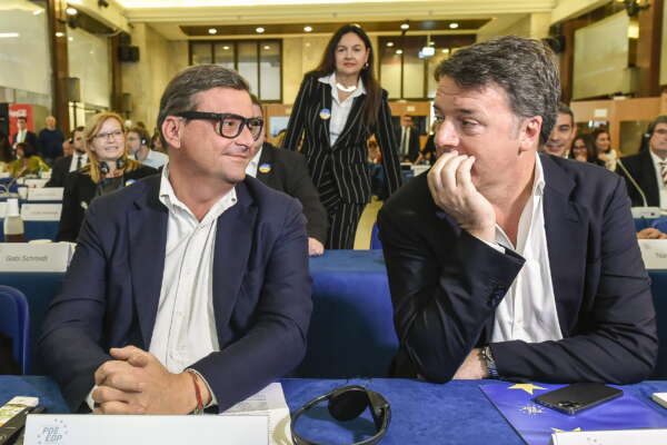 Manovra “demenziale”, Calenda oltre Letta e Conte: “Inutile scendere in piazza, Meloni va aiutata” Manovra “demenziale”, Calenda oltre Letta e Conte: “Inutile scendere in piazza, Meloni va aiutata”