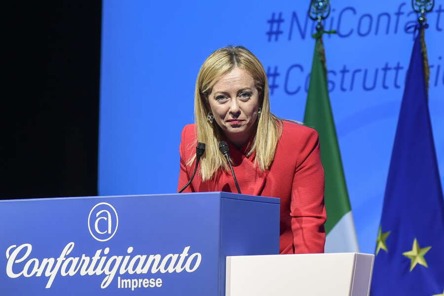 Una Manovra di bluff e spot