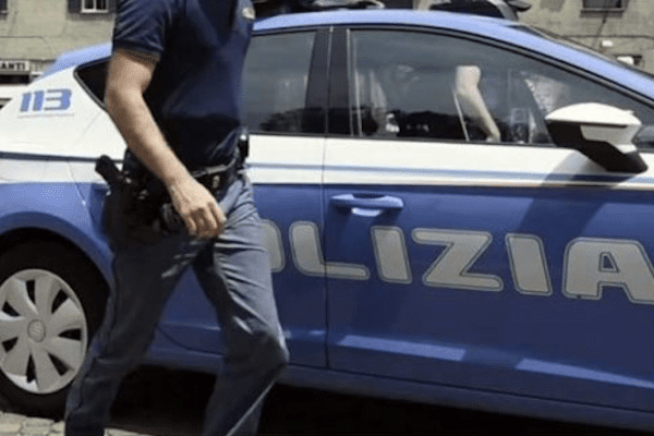 Ruba in casa e precipita durante la fuga: muore 38enne a Napoli